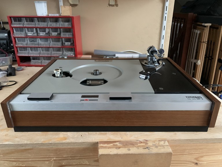 Thorens TD125 front