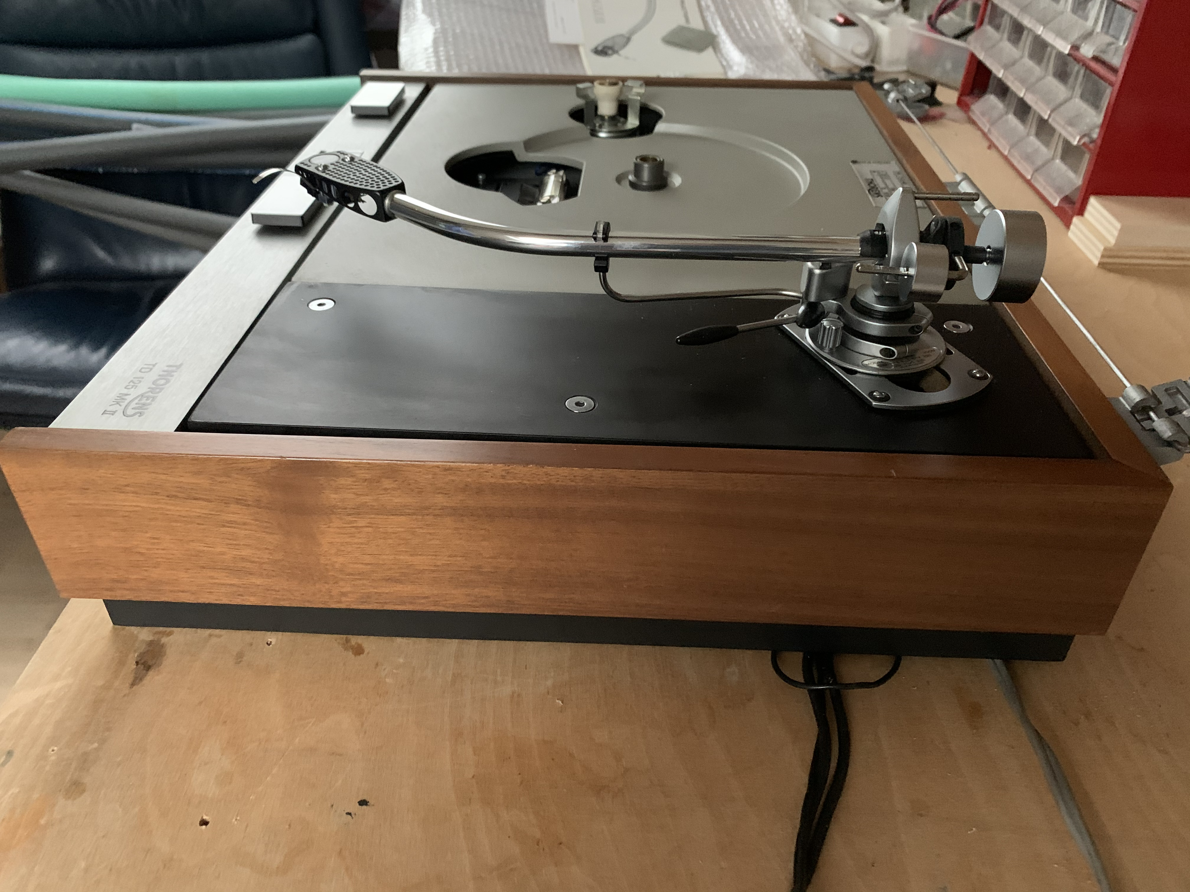 Thorens TD125 side