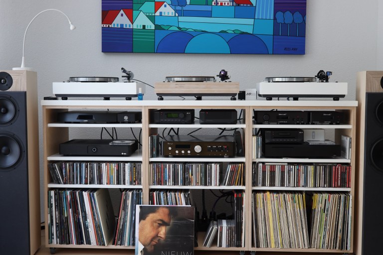 The three Thorens TD160 renovated turntables